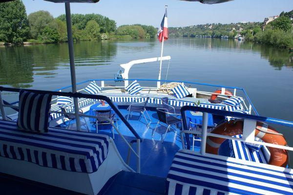 Croisieres_en_Seine_-_Le_Signac_-_Terrasses_arrieres.jpg