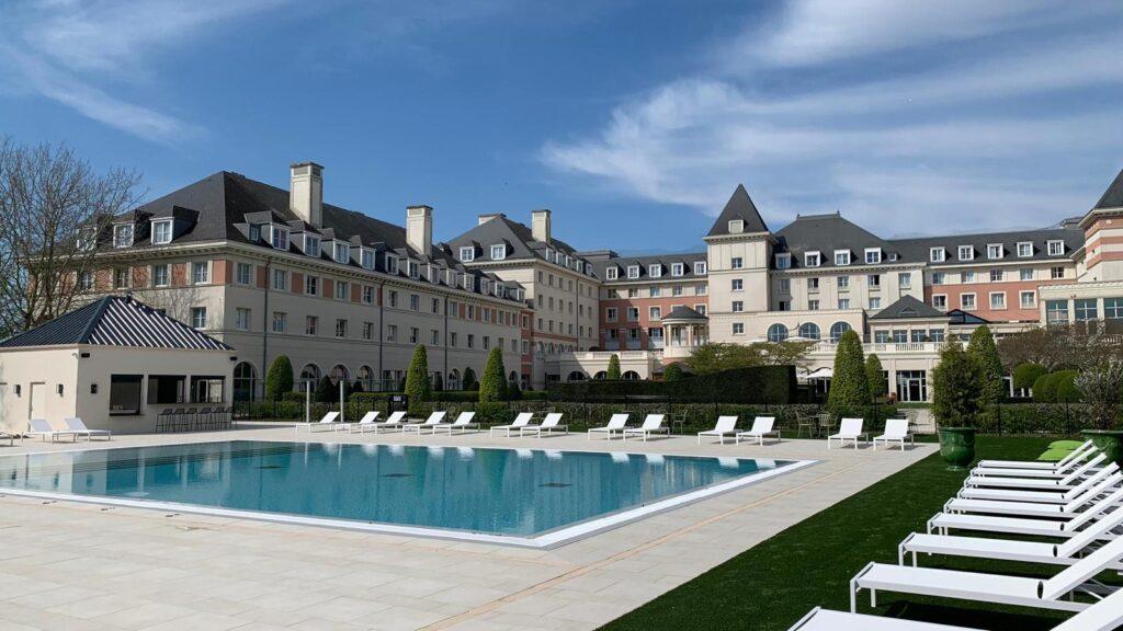 Piscine-exterieure.jpeg