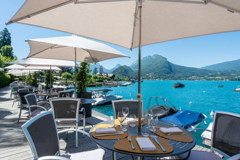 Planches-bistrot-vue-lac-scaled-1.jpg
