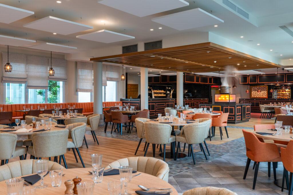 Restaurant-La-Rotisserie-scaled-1.jpg