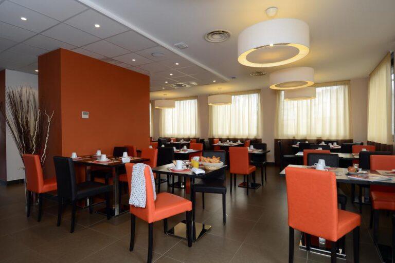 appart-hotel-odalys-ferney-geneve-1lieu1salle-restaurant.jpg