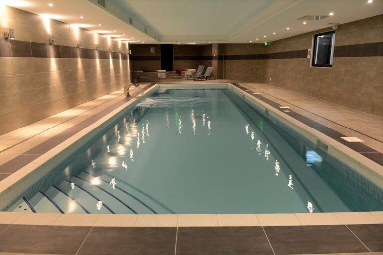 appart-hotel-odalys-ferney-geneve-1lieu1salle-spa.jpg