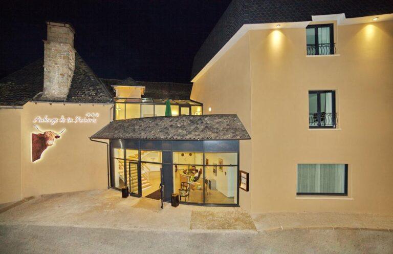 auberge-de-la-xaintrie-1lieu1salle-auberge.jpg