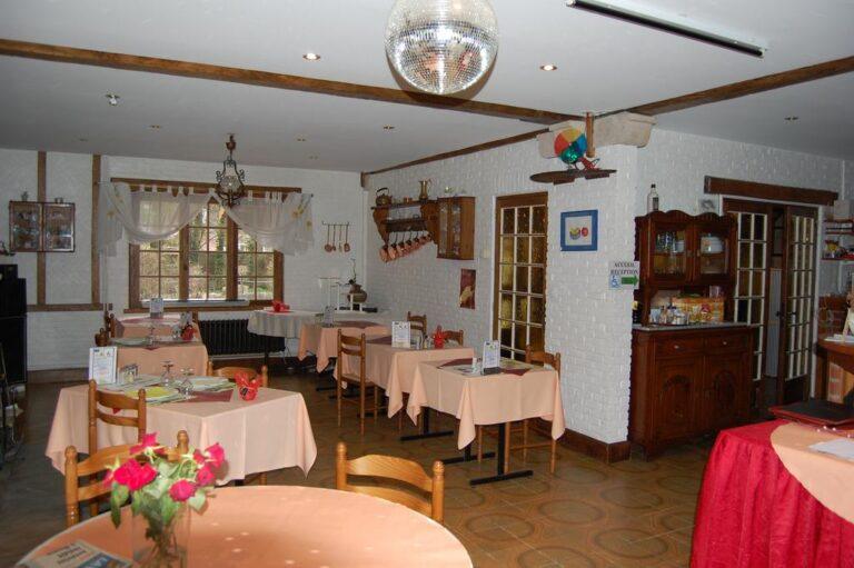 auberge-du-bord-des-eaux-1lieu1salle-meeting.jpg
