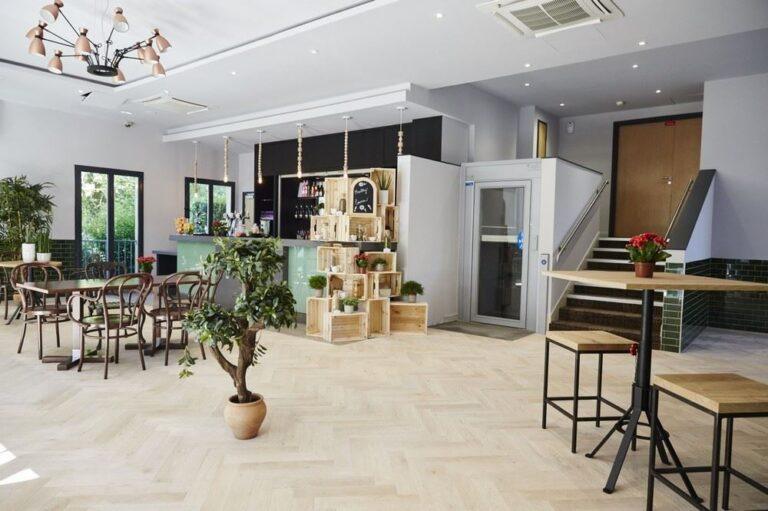 campus-saint-just-1lieu1salle-meeting-bar.jpg
