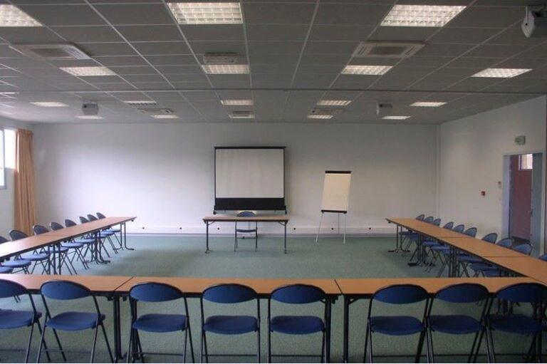 centre-de-seminaires-moliets-1lieu1salle-reunion.jpg