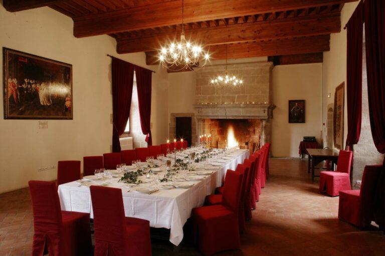 chateau-des-ducs-de-joyeuse-1lieu1salle-banquet.jpg
