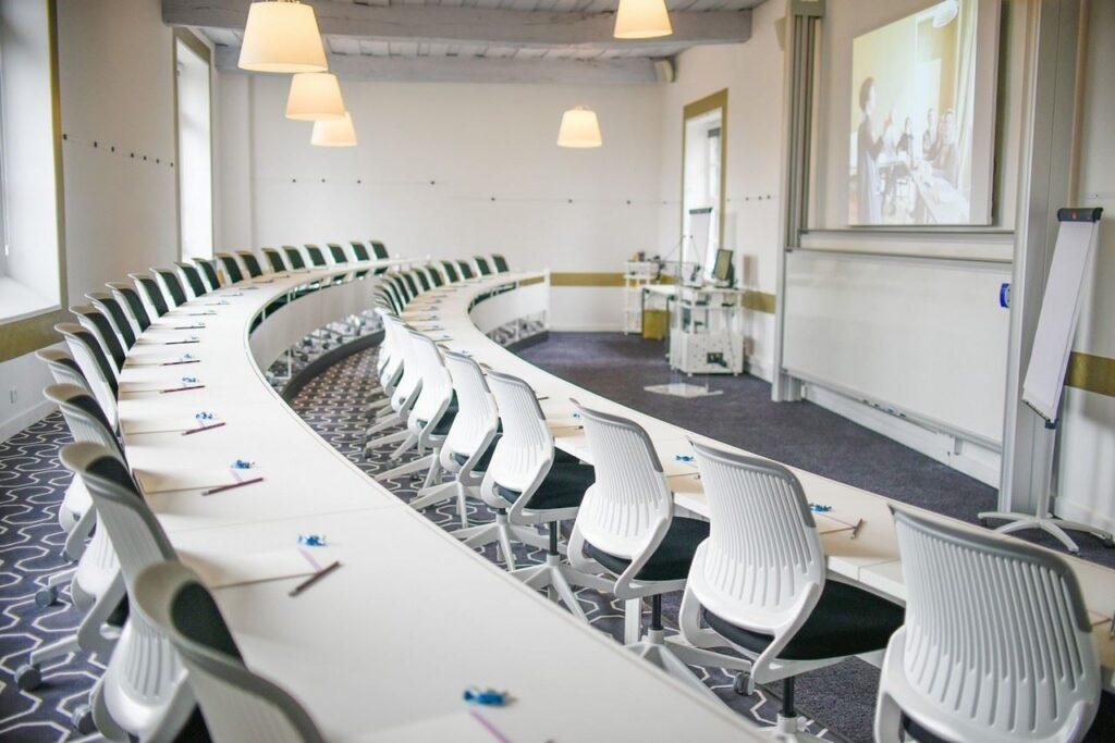 chateauform-domaine-tremblay-1lieu1salle-meeting.jpg