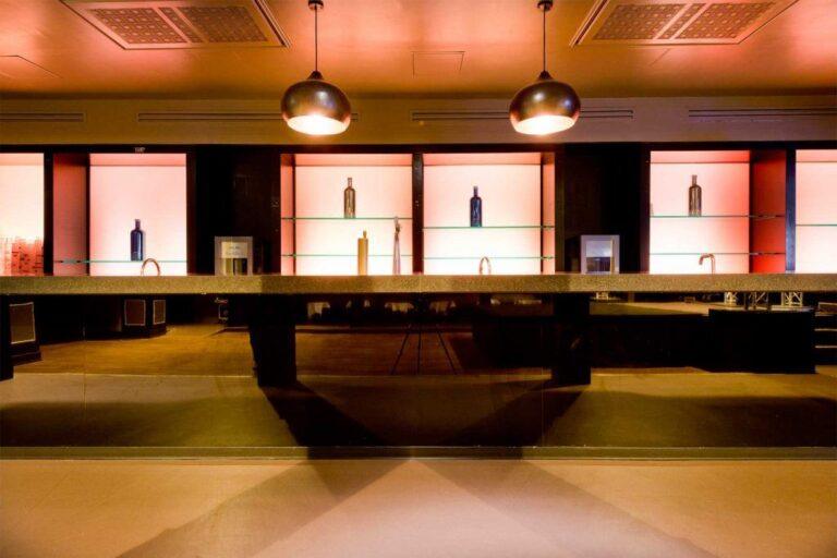 club-haussmann-1lieu1salle-bar.jpg