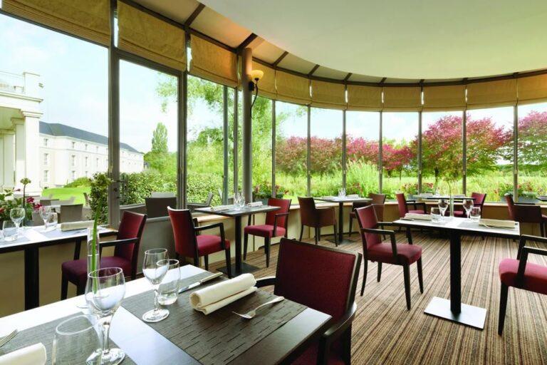 dolce-chantilly-1lieu1salle-diner-meeting.jpg
