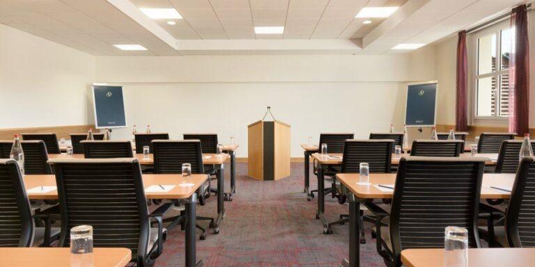 dolce-chantilly-1lieu1salle-meeting.jpg