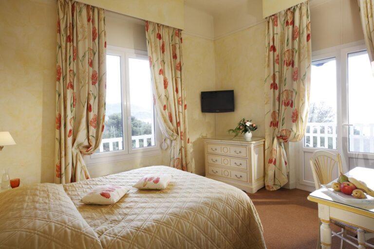 grand-hotel-les-lecques-1lieu1salle-booking.jpg