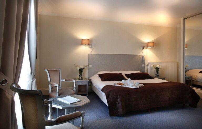 hotel-club-cosmos-1lieu1salle-seminaire.jpg