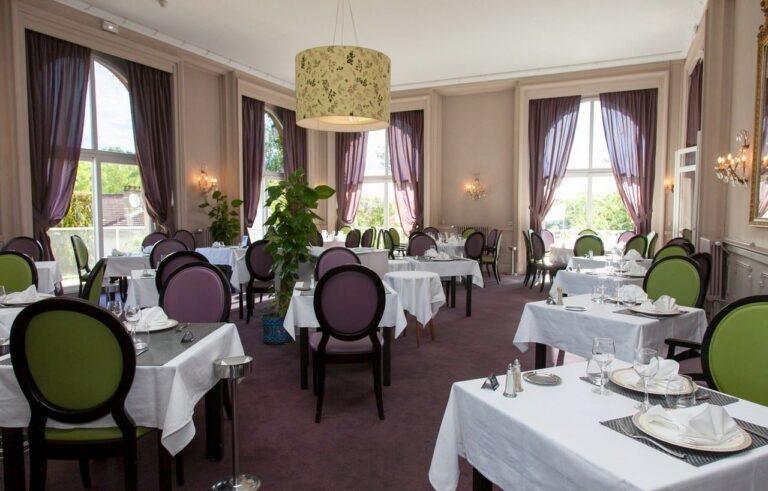 hotel-club-cosmos-1lieu1salle-seminaires.jpg
