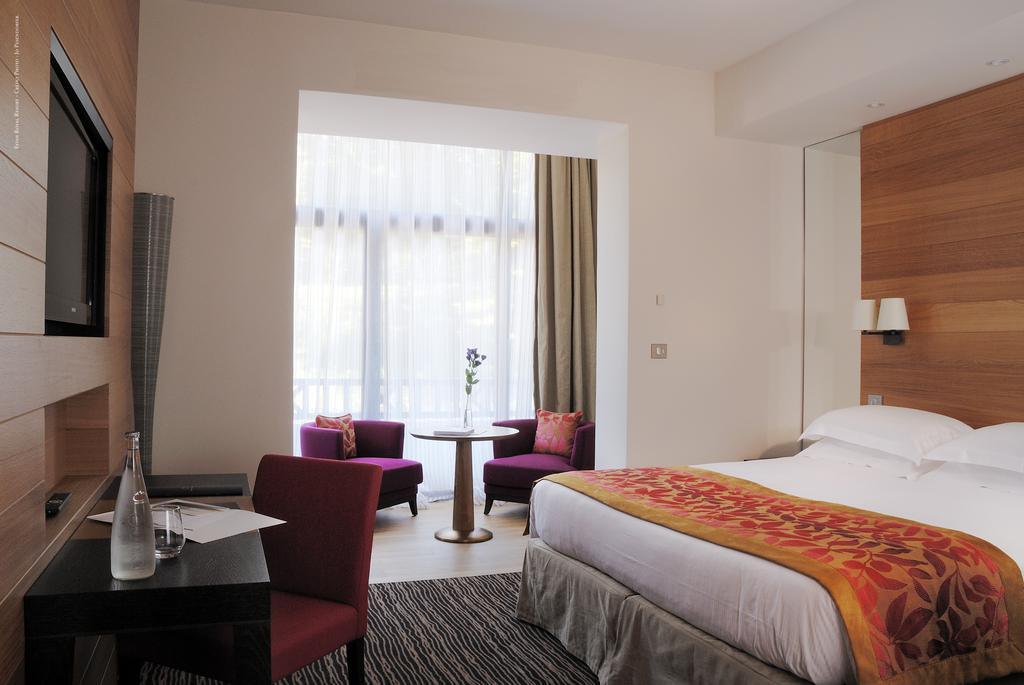 hotel-ermitage-1lieu1salle-booking.jpg