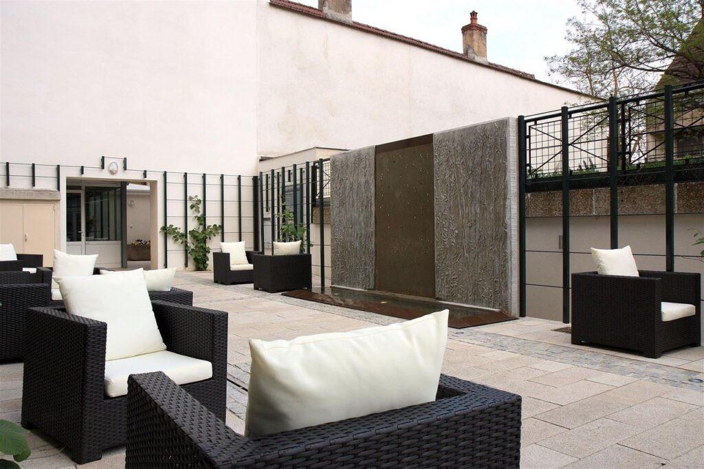 hotel-henry-2-centre-beaune-1lieu1salle-evenement.jpg