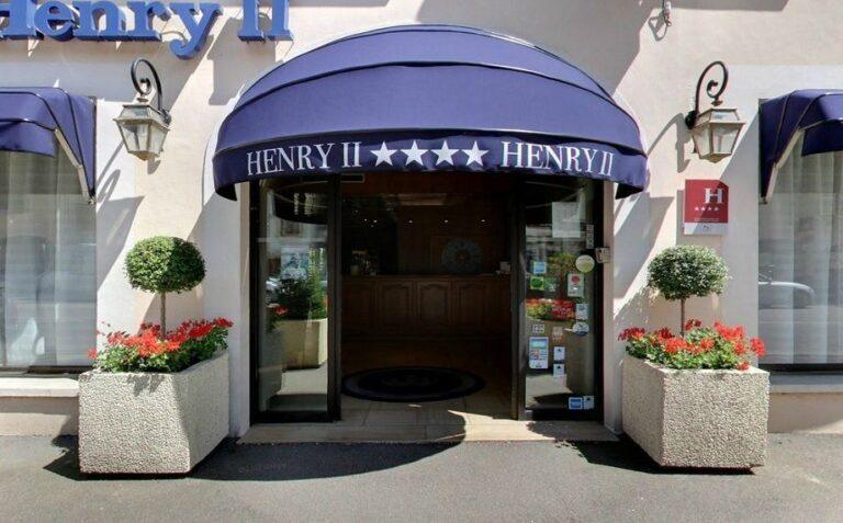 hotel-henry-2-centre-beaune-1lieu1salle-seminaire.jpg