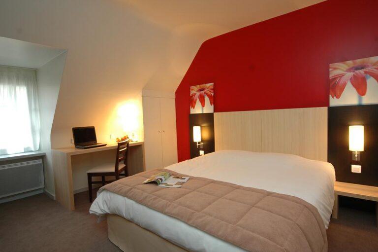 hotel-la-croix-blanche-1lieu1salle-booking.jpg