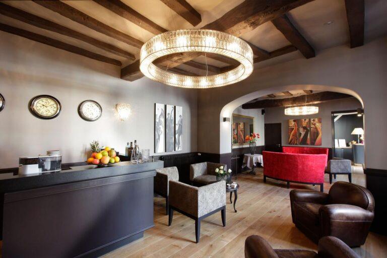 hotel-la-croix-blanche-1lieu1salle-evenement.jpg