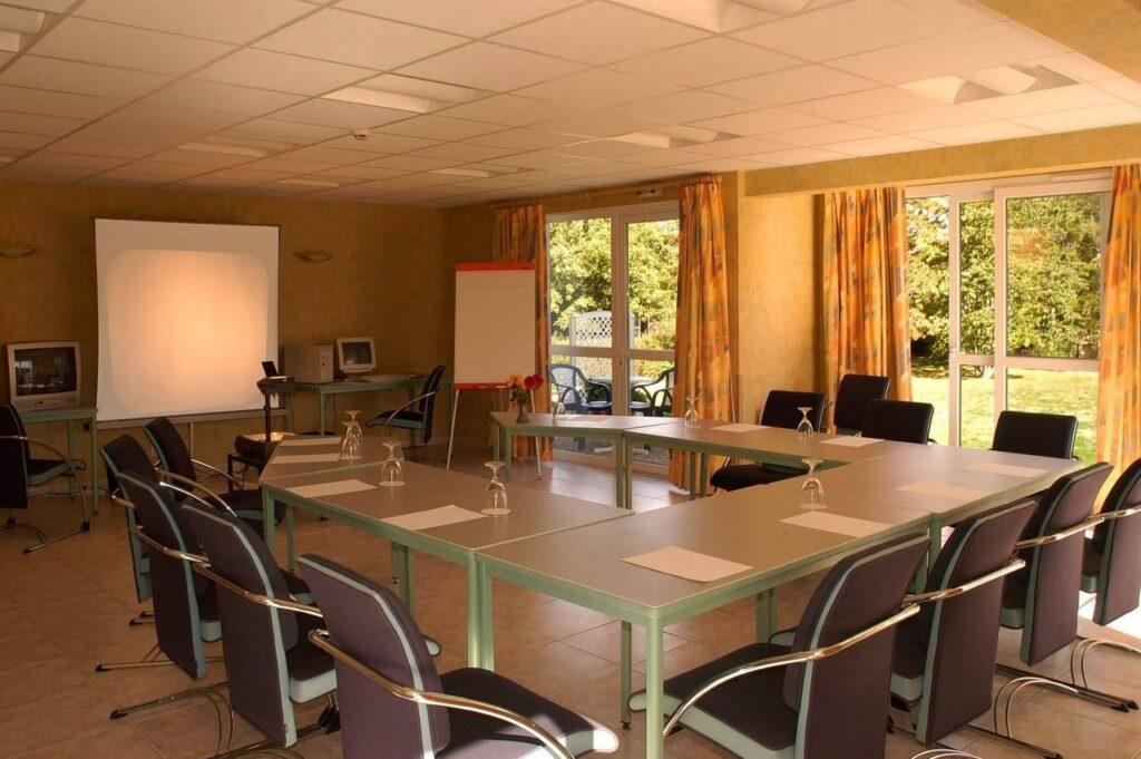 hotel-pont-neuf-1lieu1salle-meeting.jpg