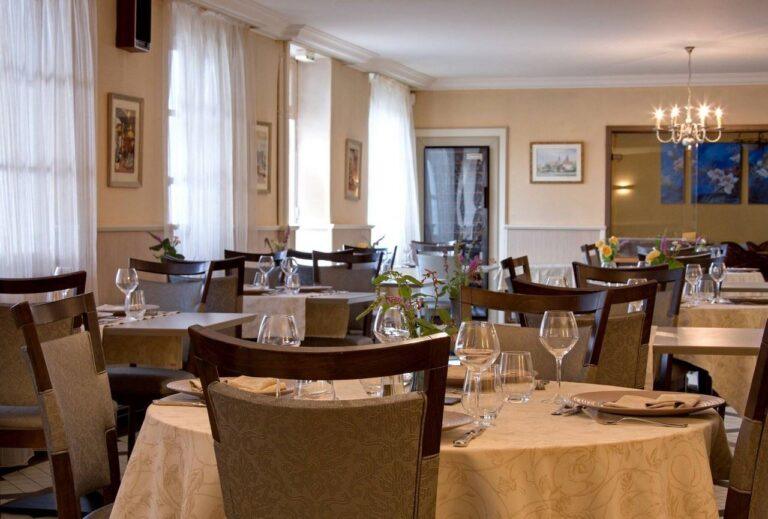 hotel-pont-neuf-1lieu1salle-reunions.jpg