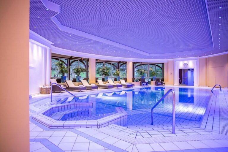 hotel-royal-evian-1lieu1salle-reunion.jpg