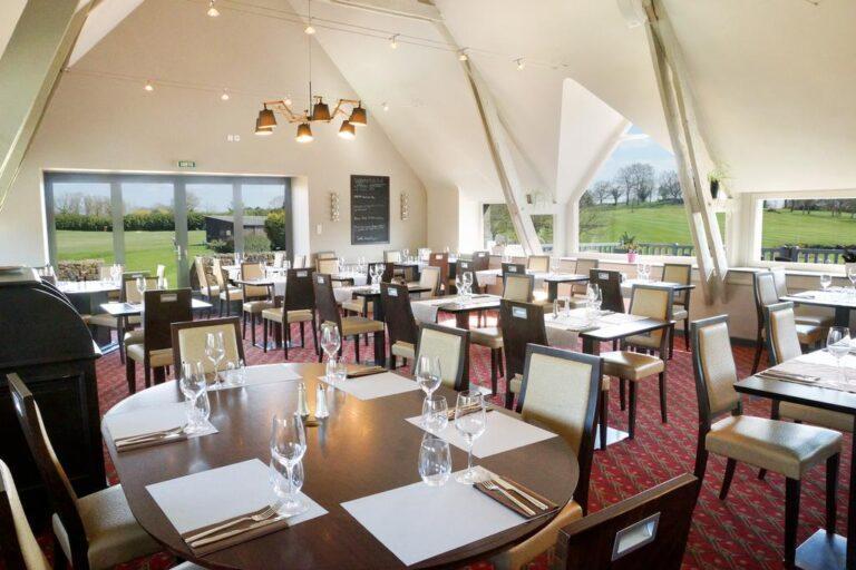 hotel-saint-malo-golf-resort-1lieu1salle-diner.jpg