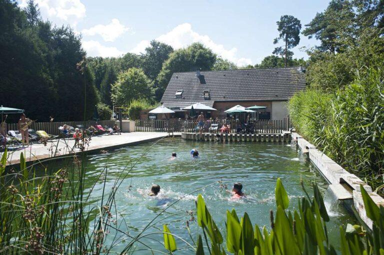 huttopia-rambouillet-1lieu1salle-piscine.jpg