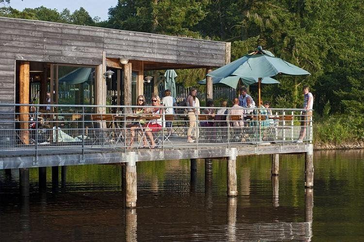 huttopia-senonches-1lieu1salle-restaurant.jpg
