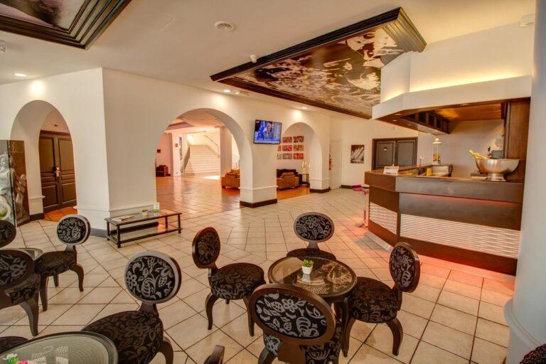 hotel-arles-plaza-1lieu1salle-meetings.jpg