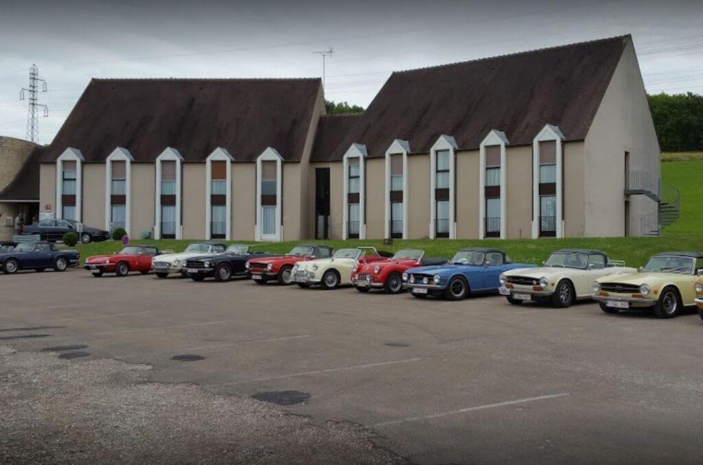 logis-auberge-de-bourgogne-1lieu1salle-agence.jpg