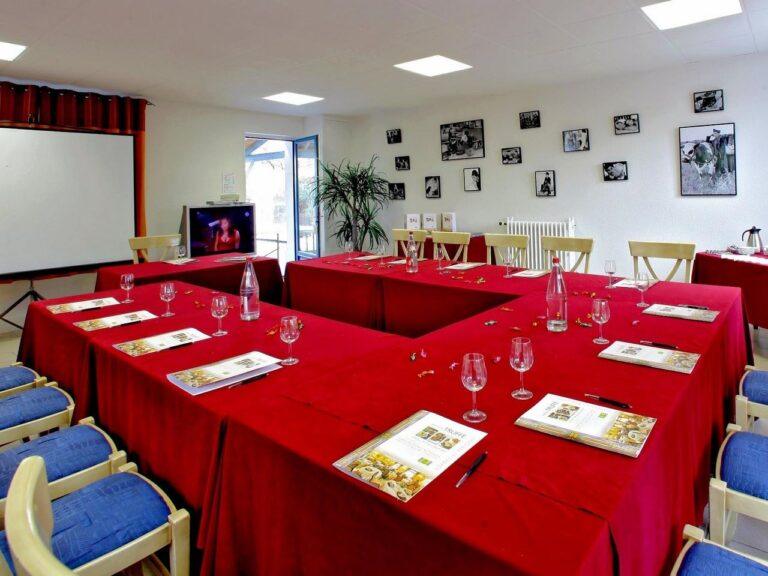 logis-auberge-de-la-truffe-1lieu1salle-evenement.jpg