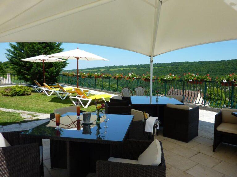 logis-auberge-du-camp-romain-1lieu1salle-conference.jpg