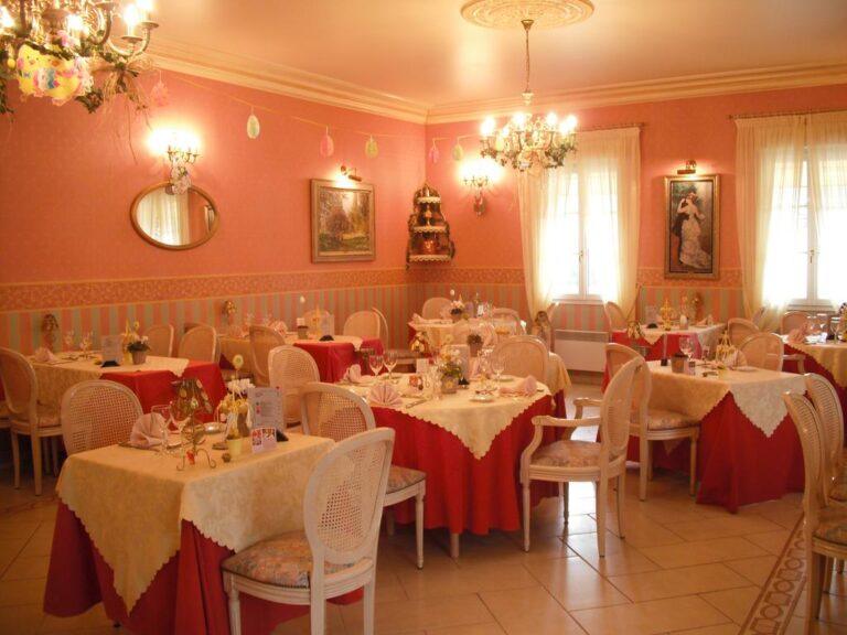 logis-clos-du-montvinage-1lieu1salle-salle-booking.jpg
