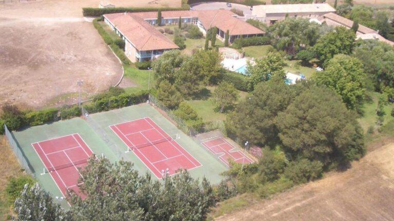 logis-domaine-de-la-reynaude-1lieu1salle-evenement.jpg