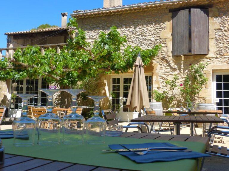 logis-domaine-de-roquerousse-1lieu1salle-agence.jpg