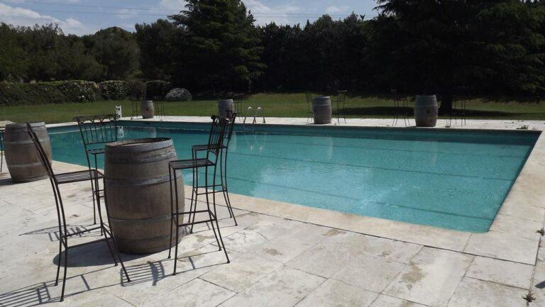 logis-domaine-de-roquerousse-1lieu1salle-booking.jpg