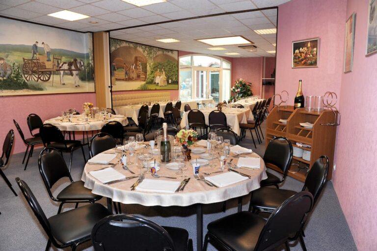 logis-hostellerie-de-la-reine-blanche-1lieu1salle-salle-reunion.jpg