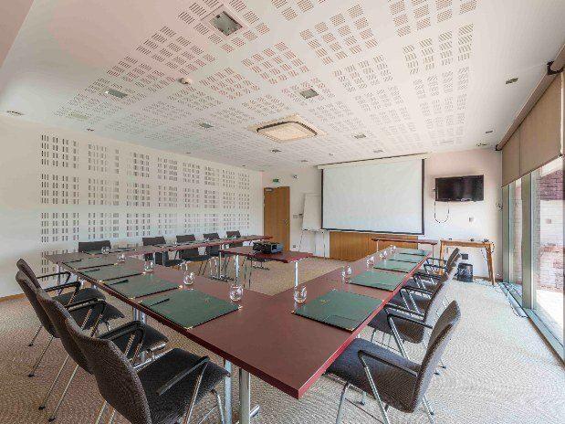logis-hotel-a-l-etoile-1lieu1salle-event.jpg
