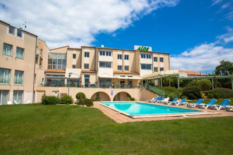 logis-hotel-aloe-rest-l-orchidee-1lieu1salle.jpg