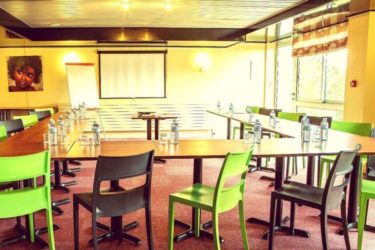 logis-hotel-aloe-rest-l-orchidee-1lieu1salle-event.jpg