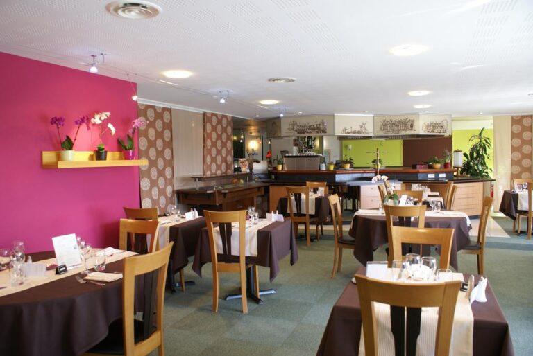 logis-hotel-aloe-rest-l-orchidee-1lieu1salle-salle.jpg