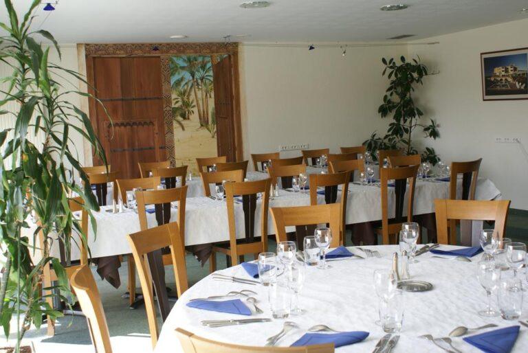 logis-hotel-aloe-rest-l-orchidee-1lieu1salle-salle-reunion.jpg