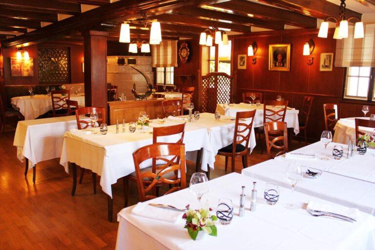 logis-hotel-au-boeuf-1lieu1salle-salle-congres.jpg