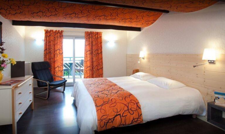 logis-hotel-clair-matin-1lieu1salle-meeting.jpg