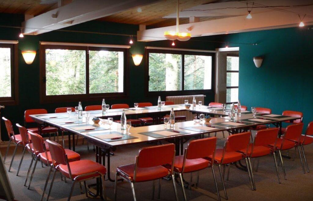 logis-hotel-clair-matin-1lieu1salle-salle-reunion.jpg