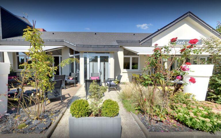 logis-hotel-du-parc-1lieu1salle-agence.jpg