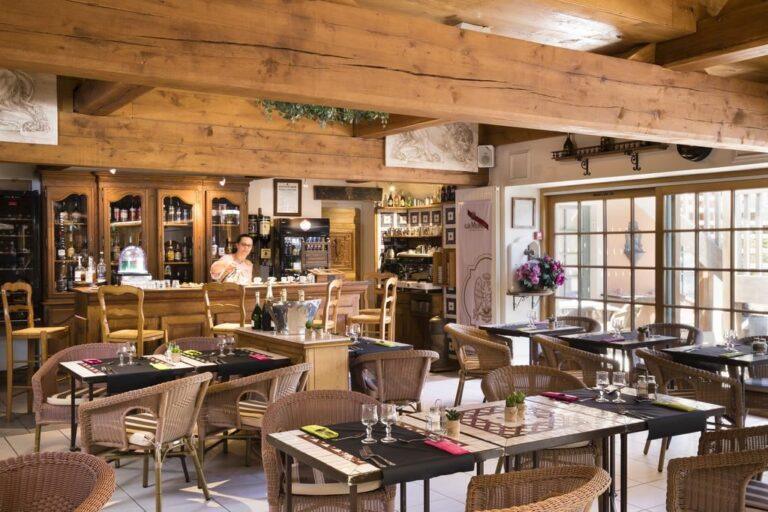 logis-hotel-et-spa-le-lion-d-or-1lieu1salle-evenements.jpg