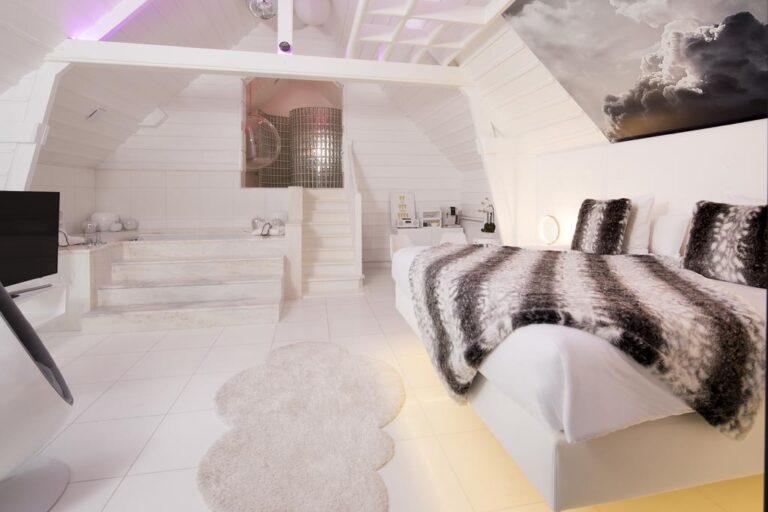 logis-hotel-et-spa-le-lion-d-or-1lieu1salle-meeting.jpg