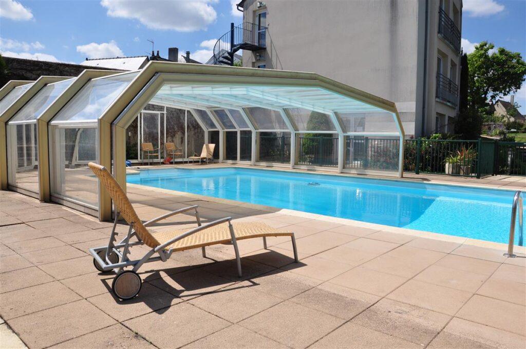 logis-hotel-l-ermitage-1lieu1salle-evenement.jpg